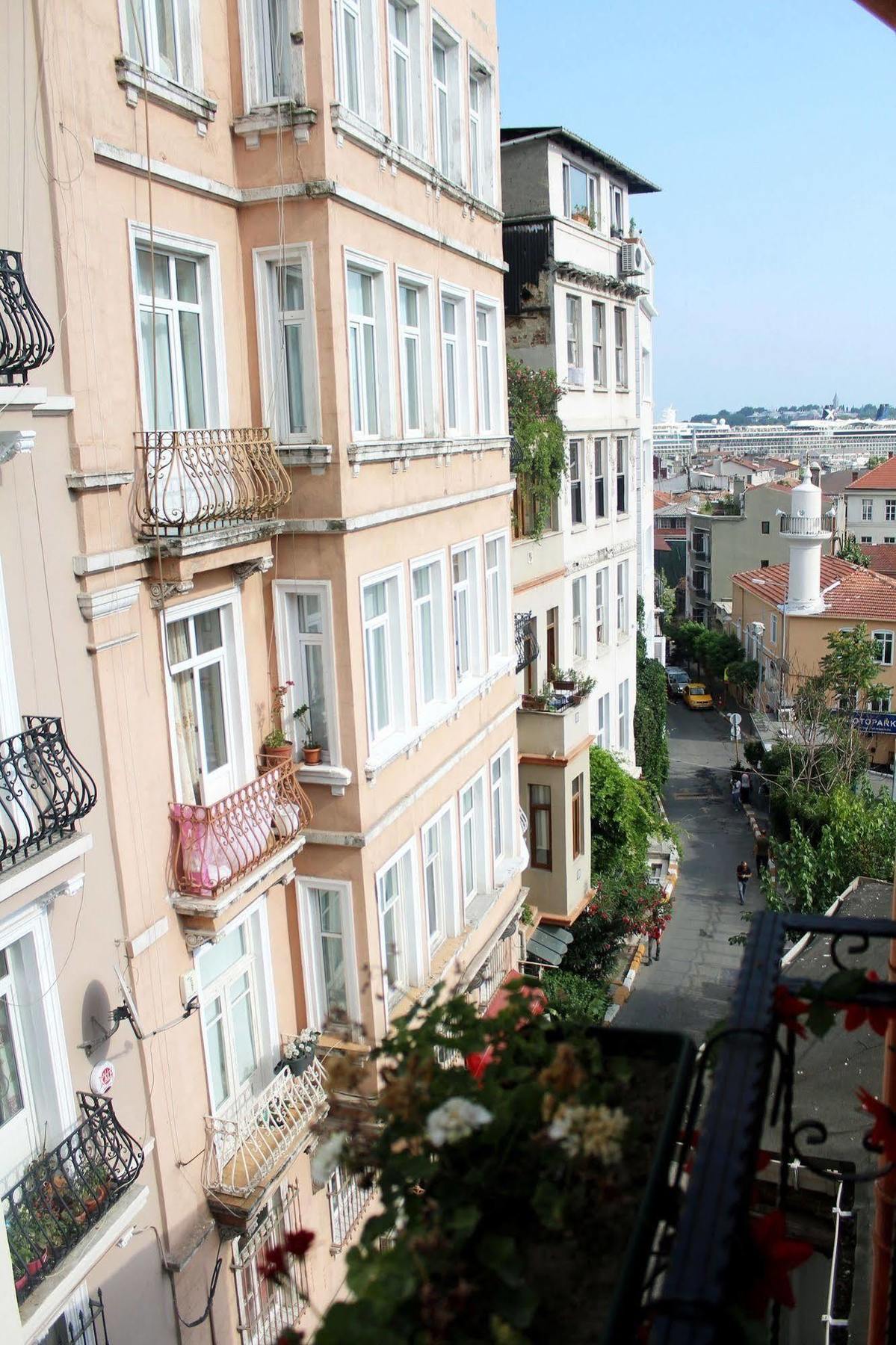 Cheers Midtown Hostel Estambul Exterior foto